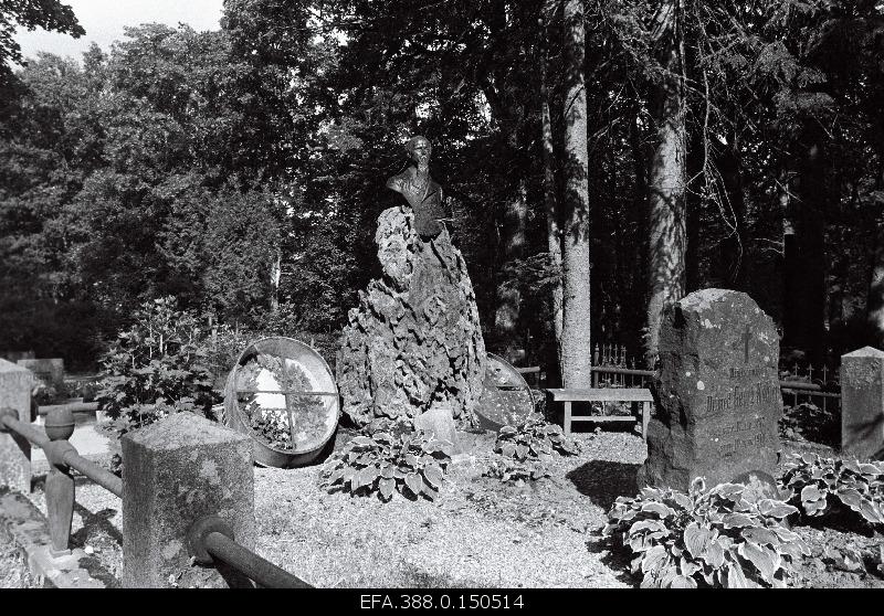 Painting artist Johann Köler's tomb monument on the Great-Jaani cemetery.