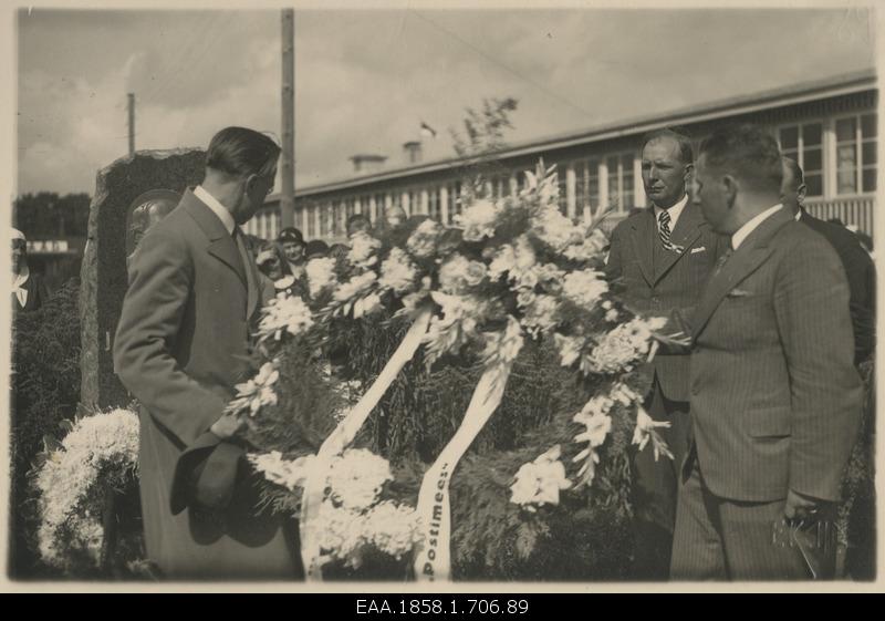 J.V. Opening of Jannsen's monument mark