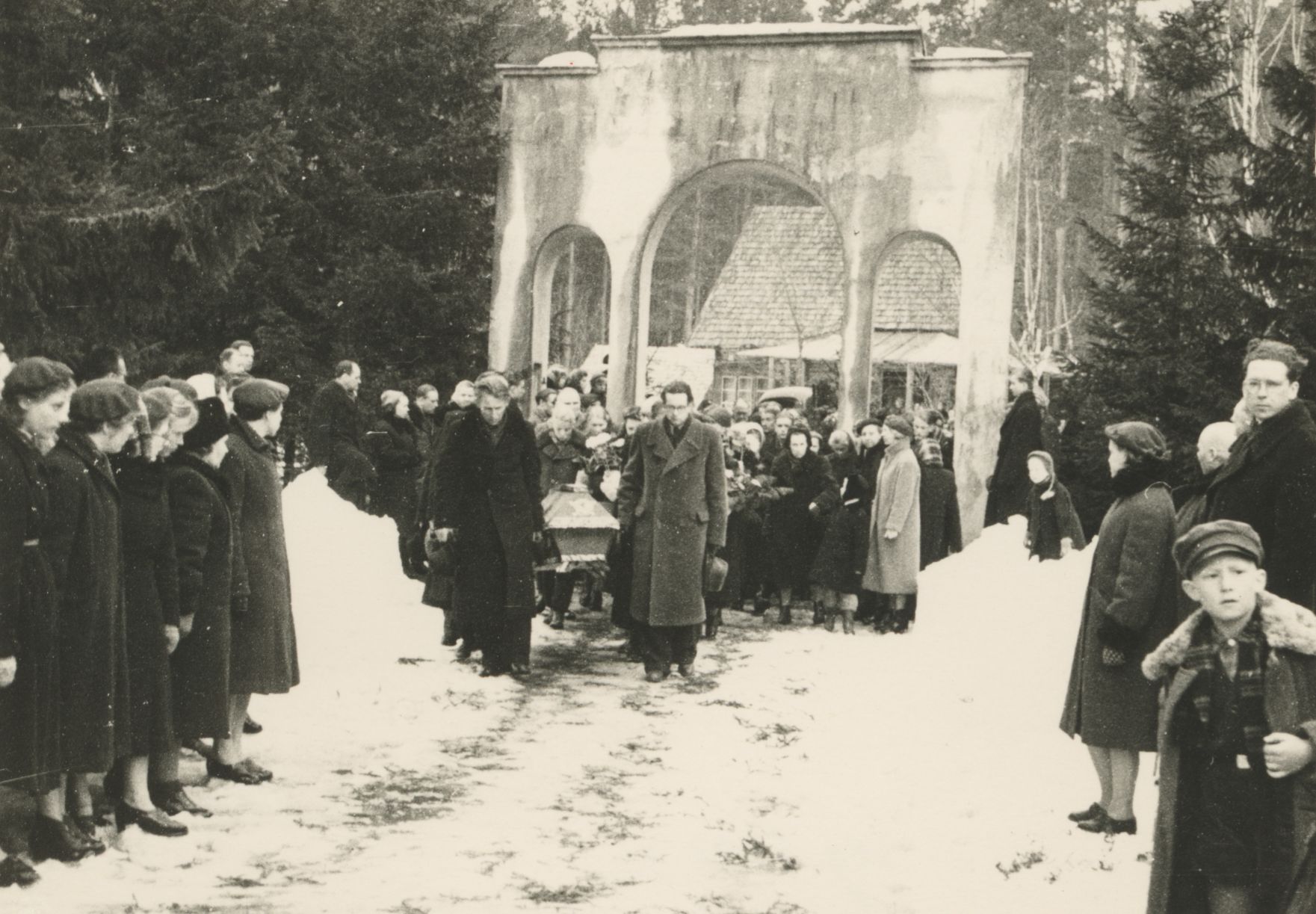 J. Kärner's kernel is transferred to Elva's cemetery