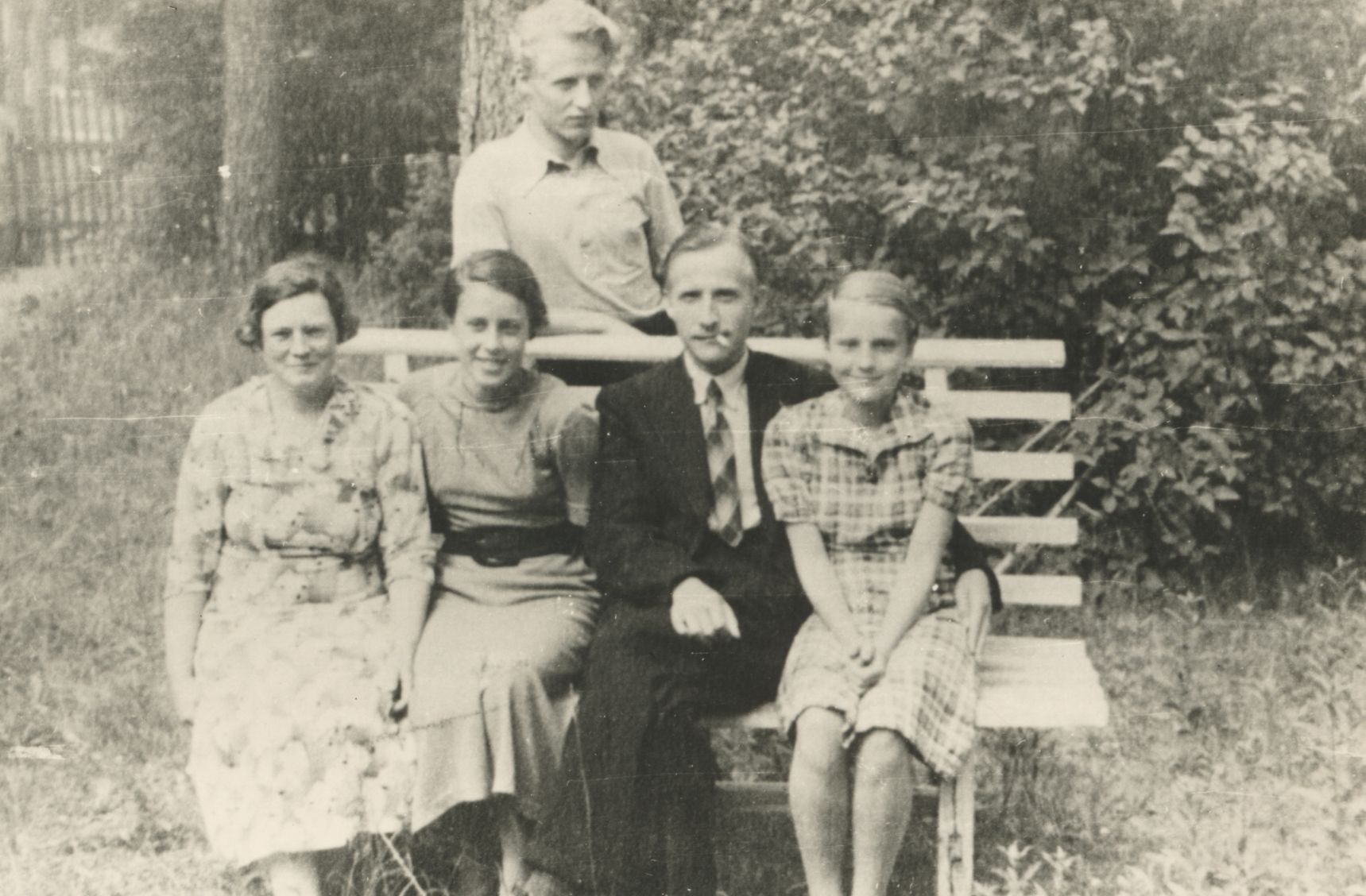 Jaan Kärner with the family Elvas (J. Kärner 35) approx. 1936 - 1937 a