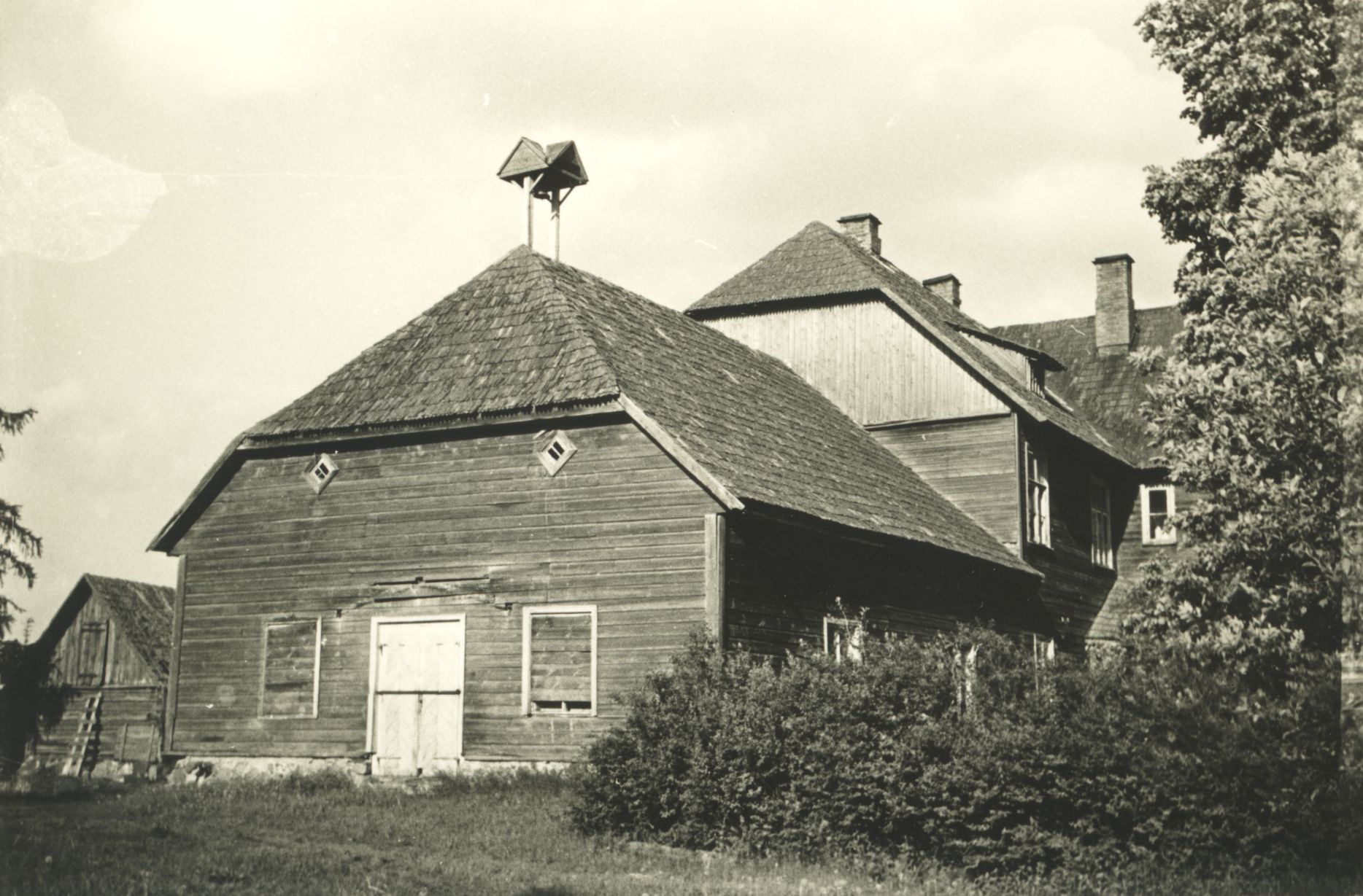 Ahunapalu schoolhouse where H.Visnapuu was a school teacher in 1907-1910