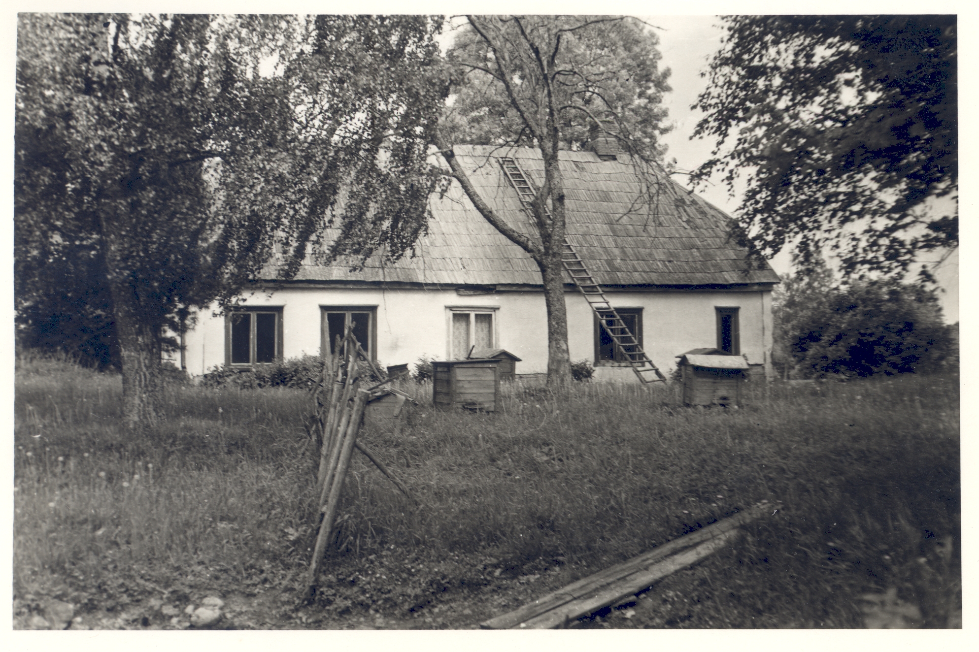 Lupe farm house belonging to the elder of Hella Vuolijoe (backside)