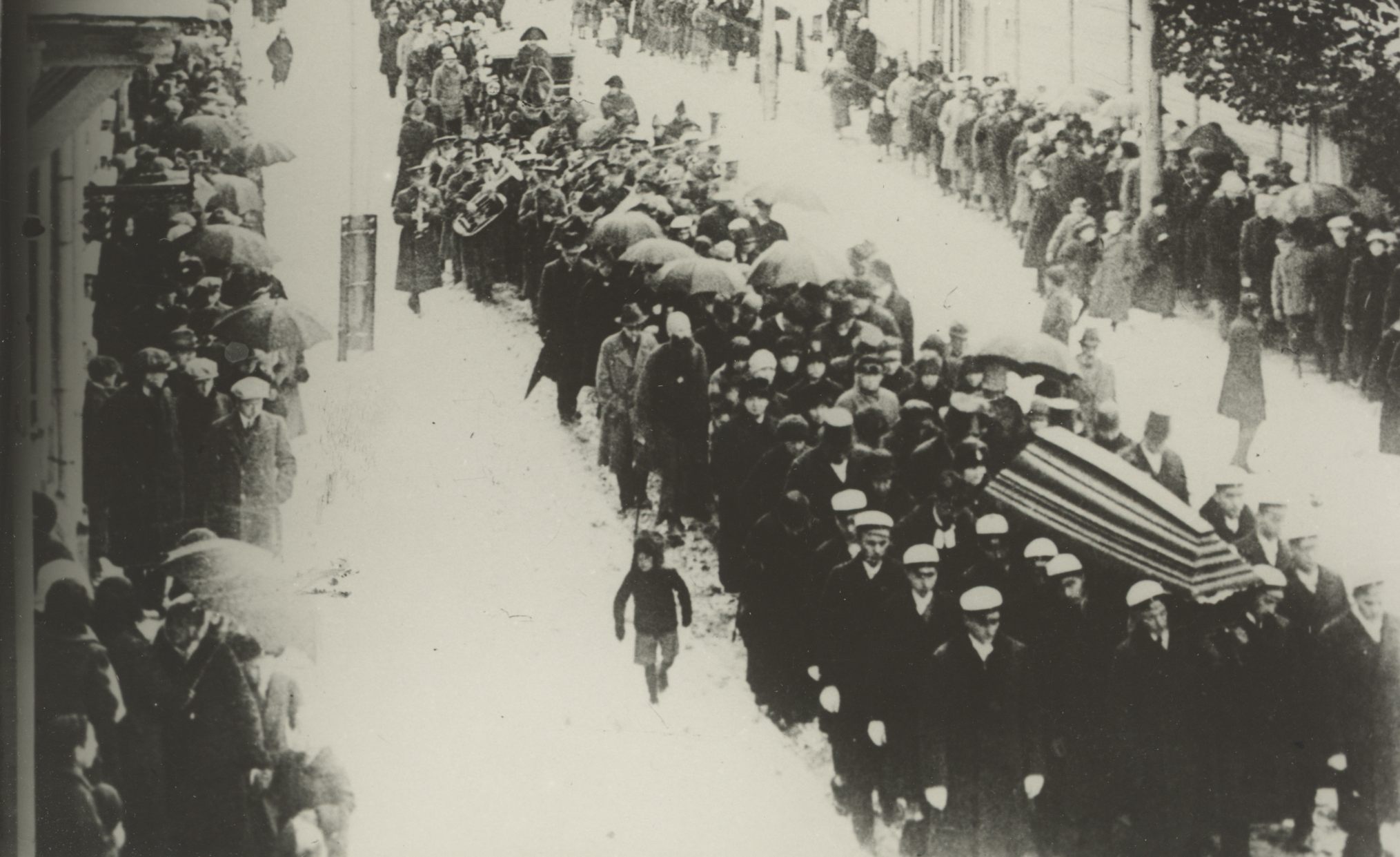 A. Kitzberg's funeral in Tartu on Narva Street
