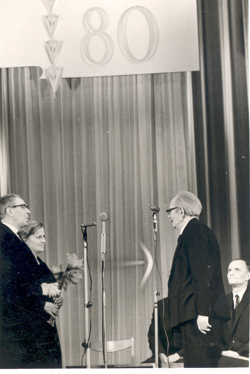 FR. Tuglas's 80th birthday 1966. J. Smuul, e. Niit, Fr. Tuglas, p. Rummo