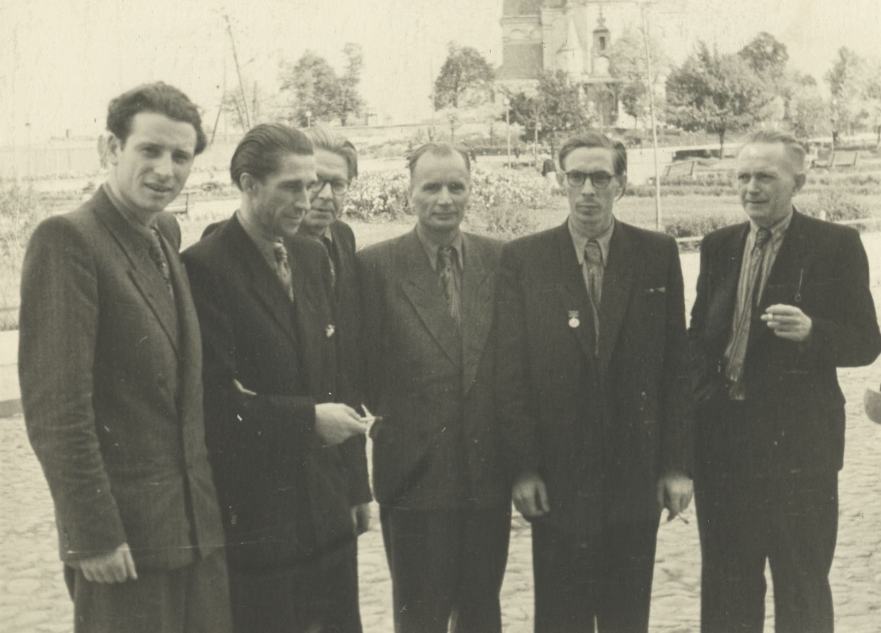 Vilnius. From the left: Secretary of the Lithuanian Writers' Union Slutskis, Ralf Parve, Erni Krusten, Paul Rummo, J. Smuul and Erni Mouse