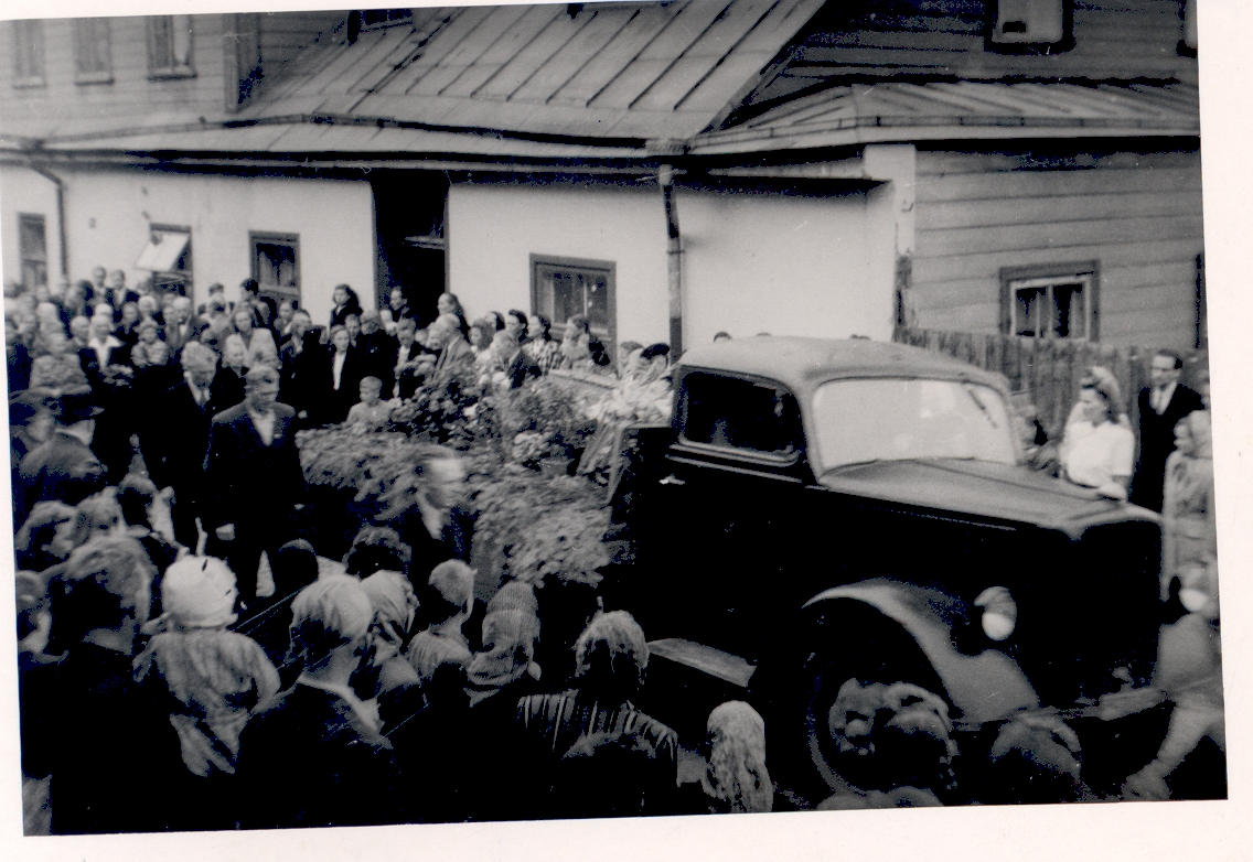 K. e. Feed funeral in 1950.