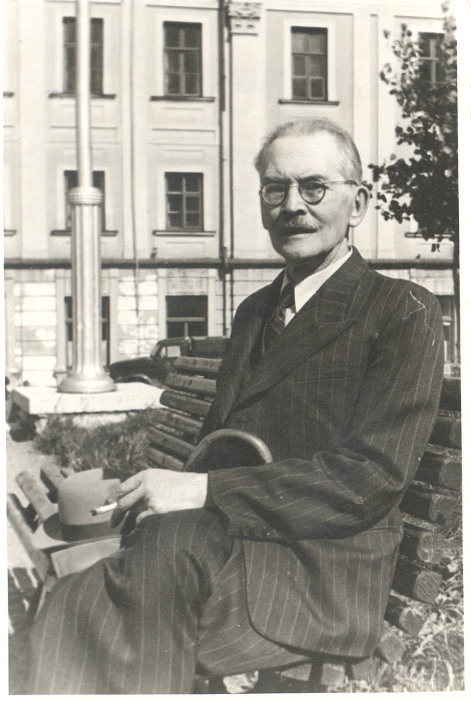Friedebert Tuglas in Tartu in the summer of 1954