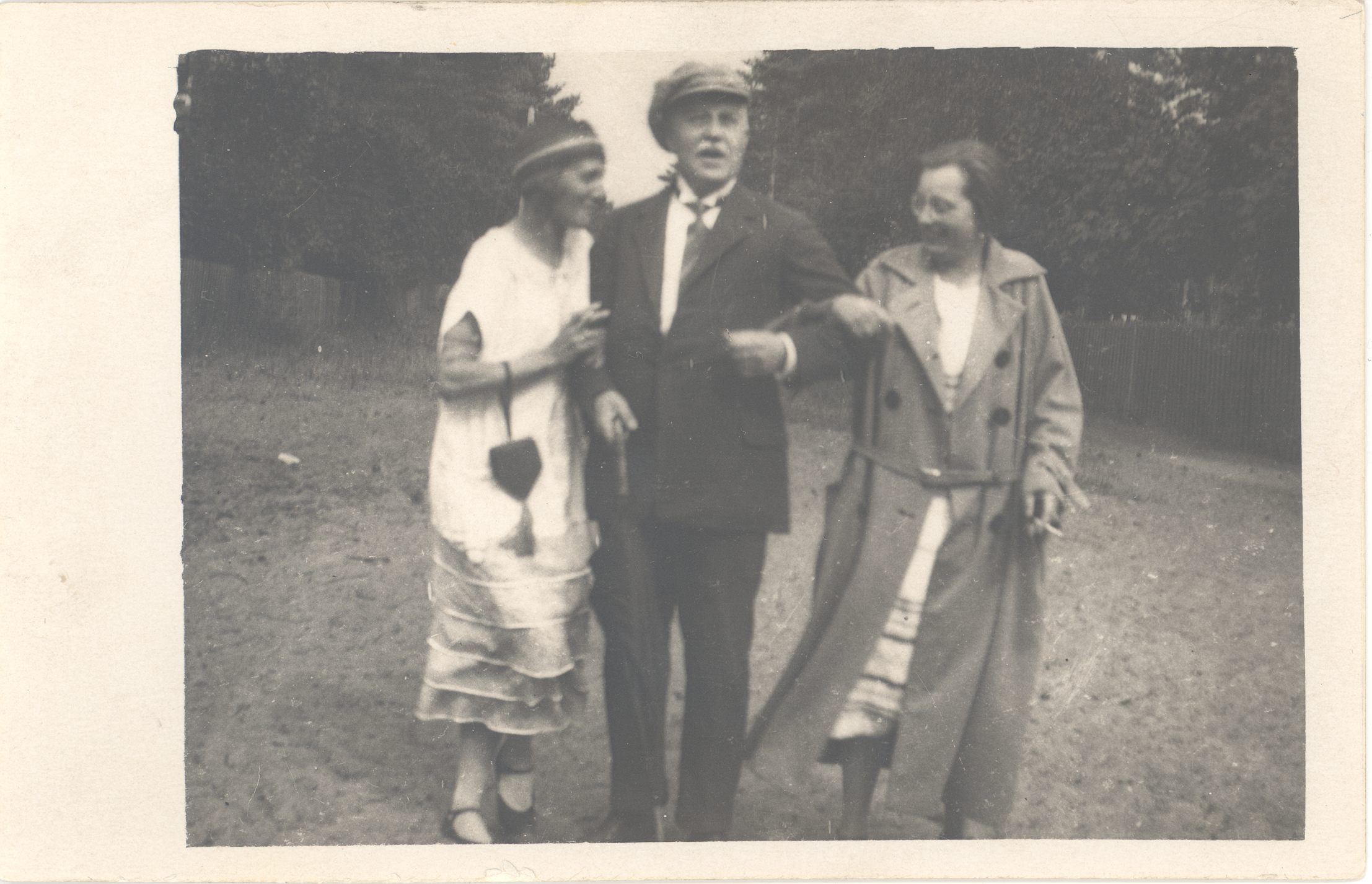 Vilde, Eduard with two unknown Narva-Jõesuusu in 1925. (?)