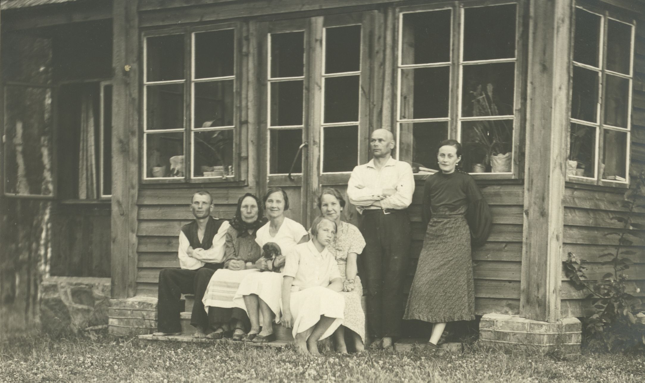 Henrik and Hilda Visnapuud group photographer Luunja Sirgul in the summer of 1934
