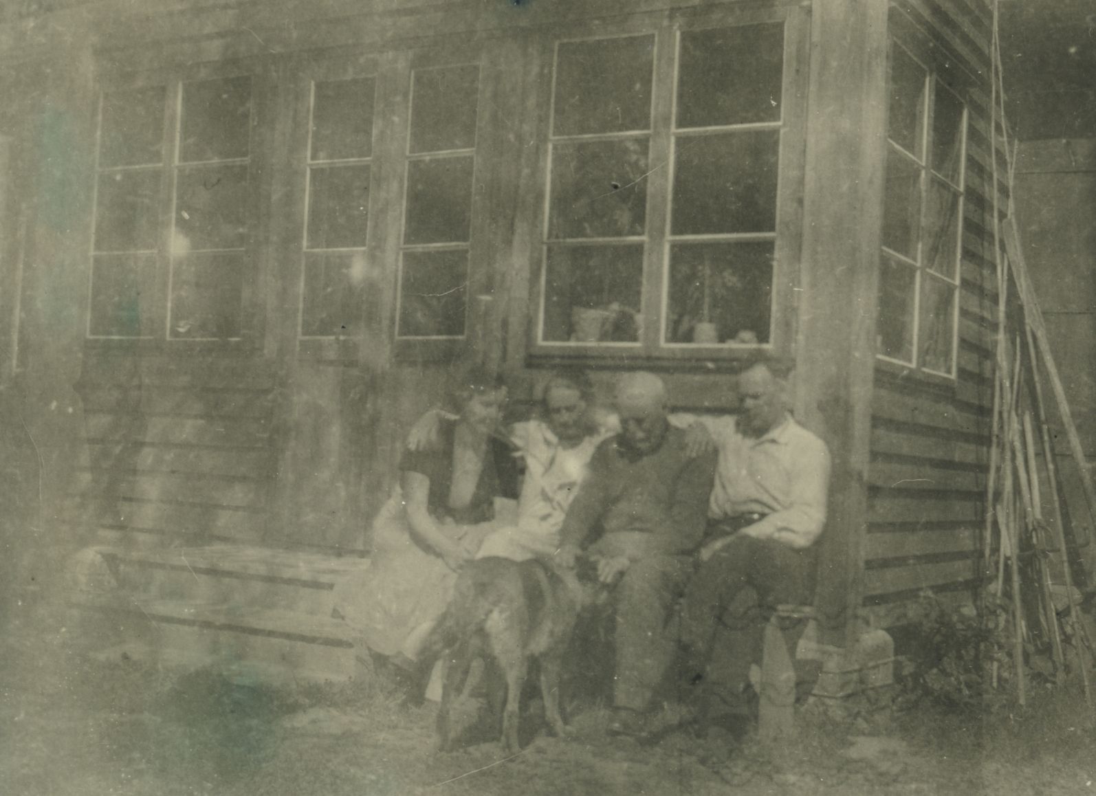 Henrik and Hilda Visnapuud group photo at Sirgu farm