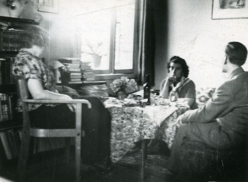 Betti Alver, Kersti Merilaas and Voldemar Erm in Tartu Koidula tn 8-2 1958