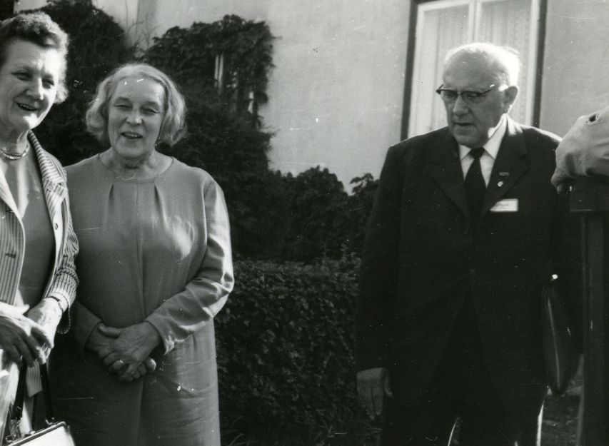 Find Mägiste, Betti Alver and Julius Mägiste Koidula tn 8 in the garden 20th of August. 1970