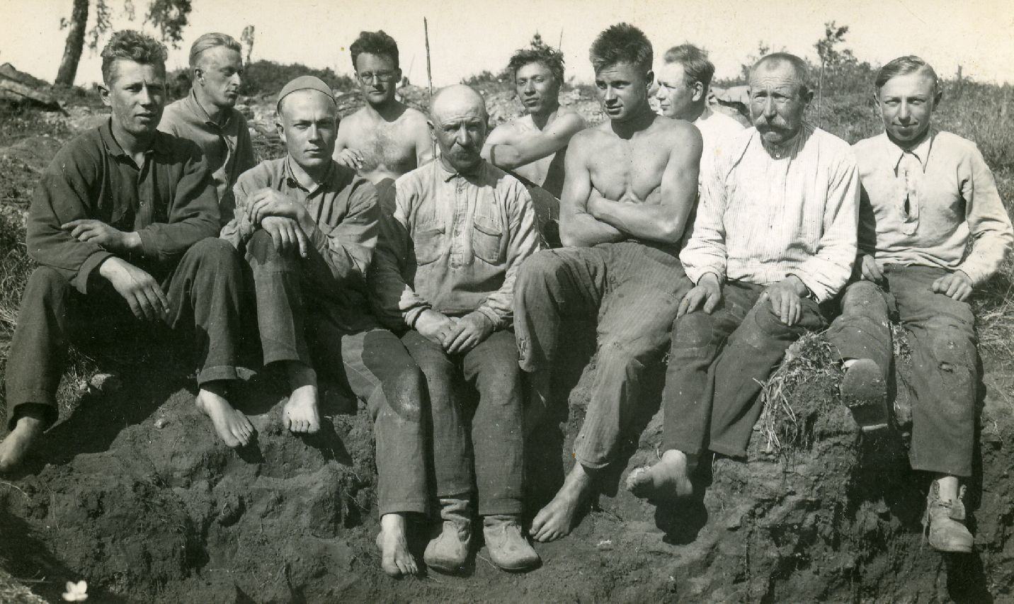 Heiti Talvik and other archaeological mines in Saaremaa [1931 v 1934]