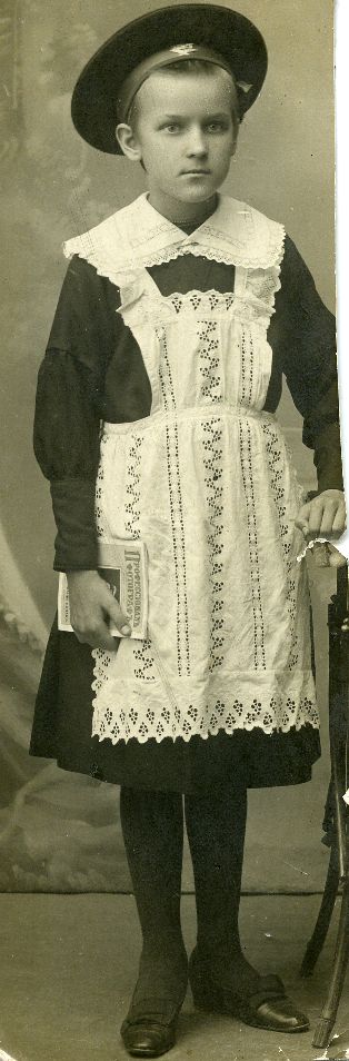 Betti Alver primary school student approx. 1915