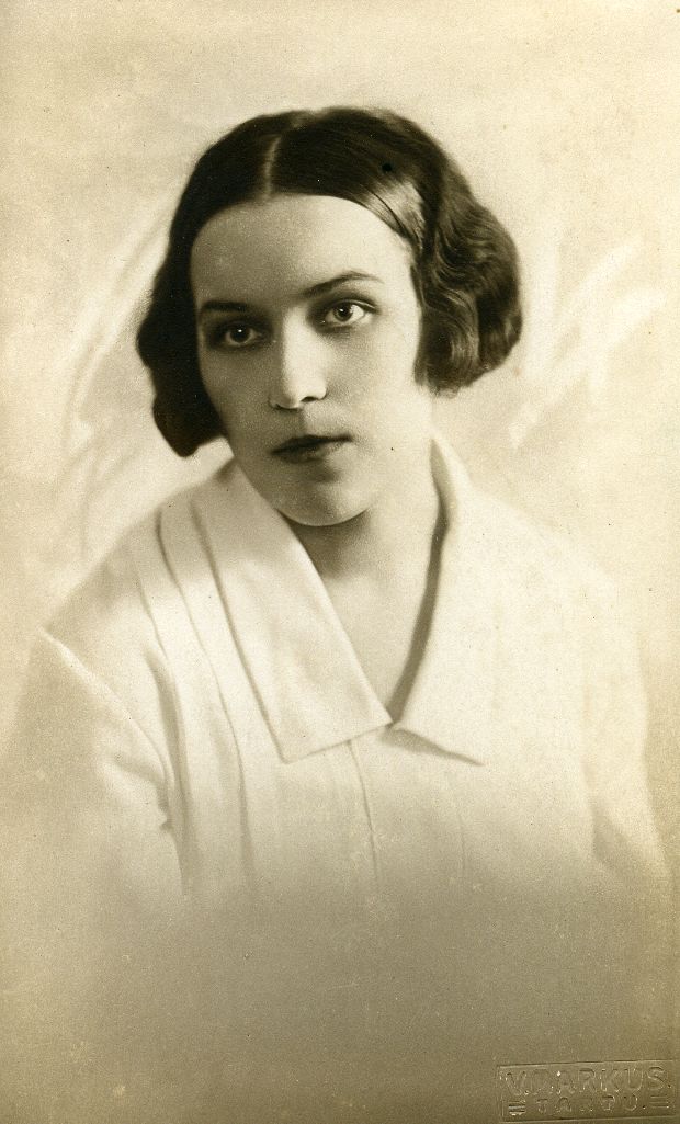 Betti Alver April 1928