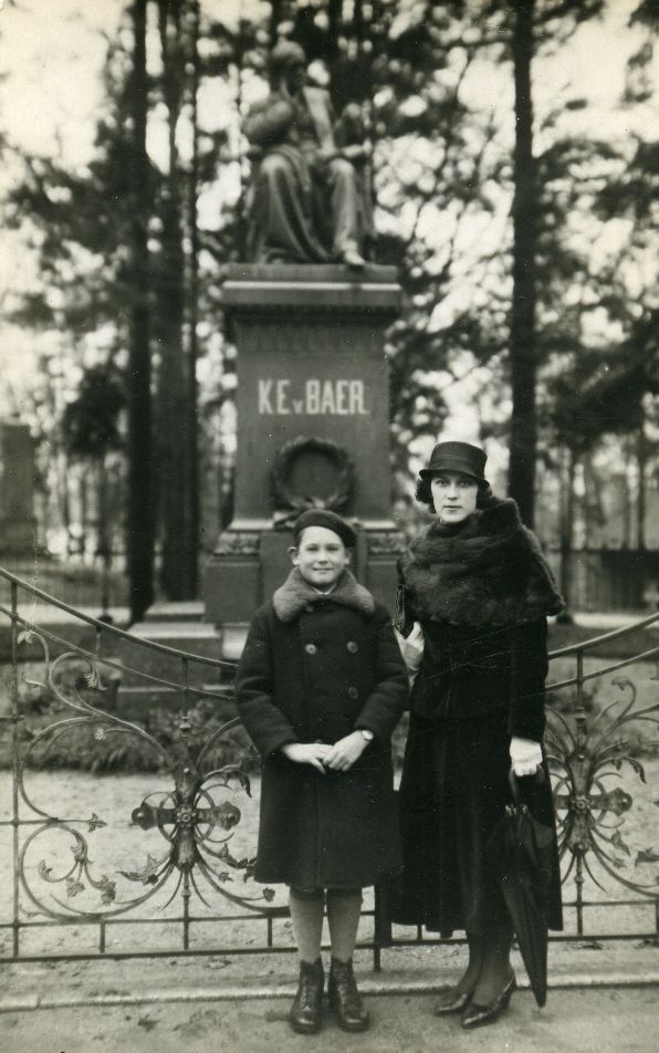 Betti Alver and [Utti] Toomel [Begin of 1930]