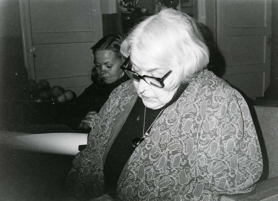 Betti Alver and Vilma Vseviov Koidula tn 8-2 15. seventh, 1982.