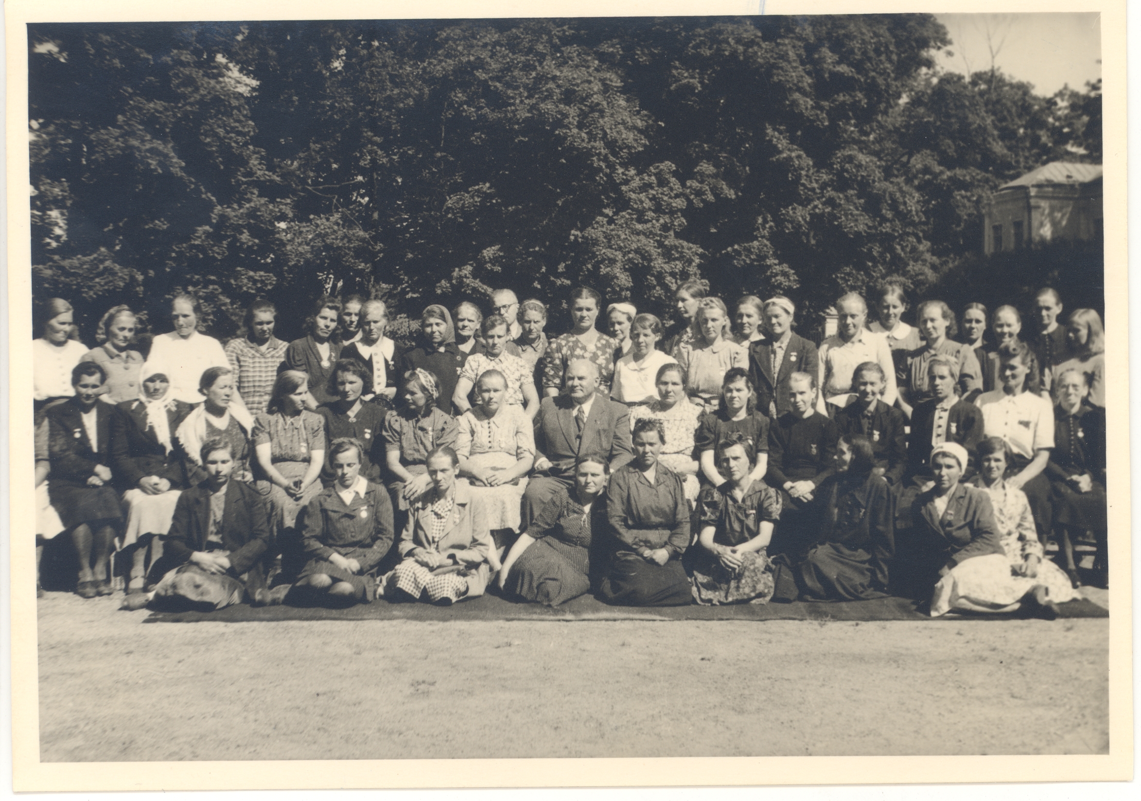 J. Vares-Barbarus Awarded Mothers in Kadrioru Castle Park 8.08.1945