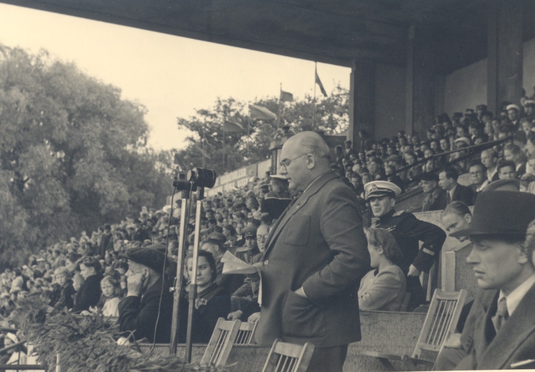 J. Vares-Barbarus in Tallinn in 1944