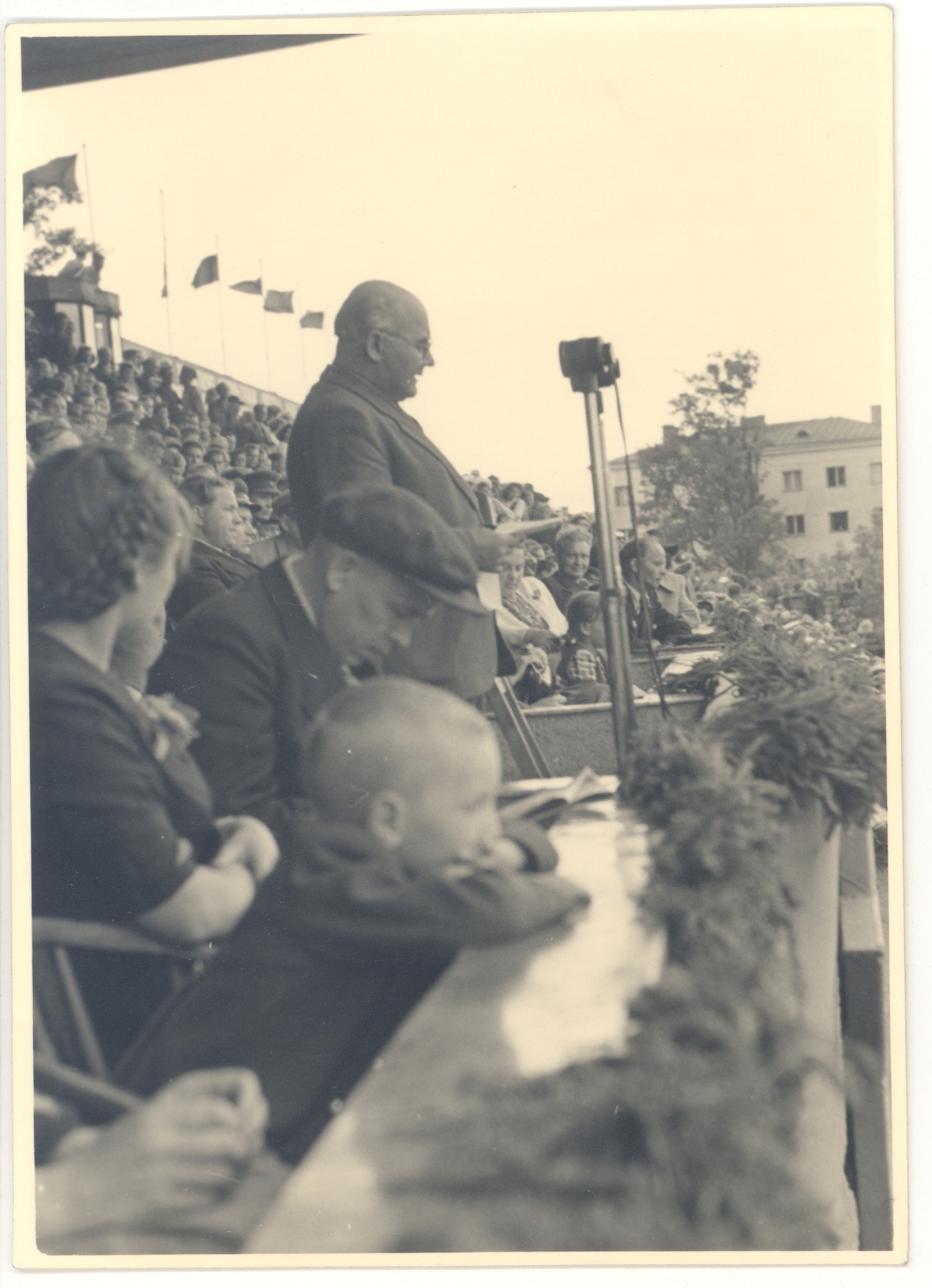 J. Vares-Barbarus in Tallinn in 1944