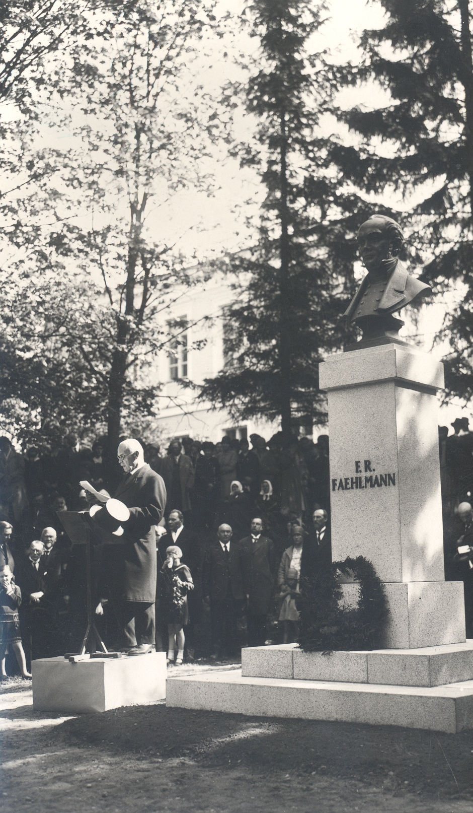 FR. Opening of R. Faehlmann's memorial pillar on Tartu Toomemägi