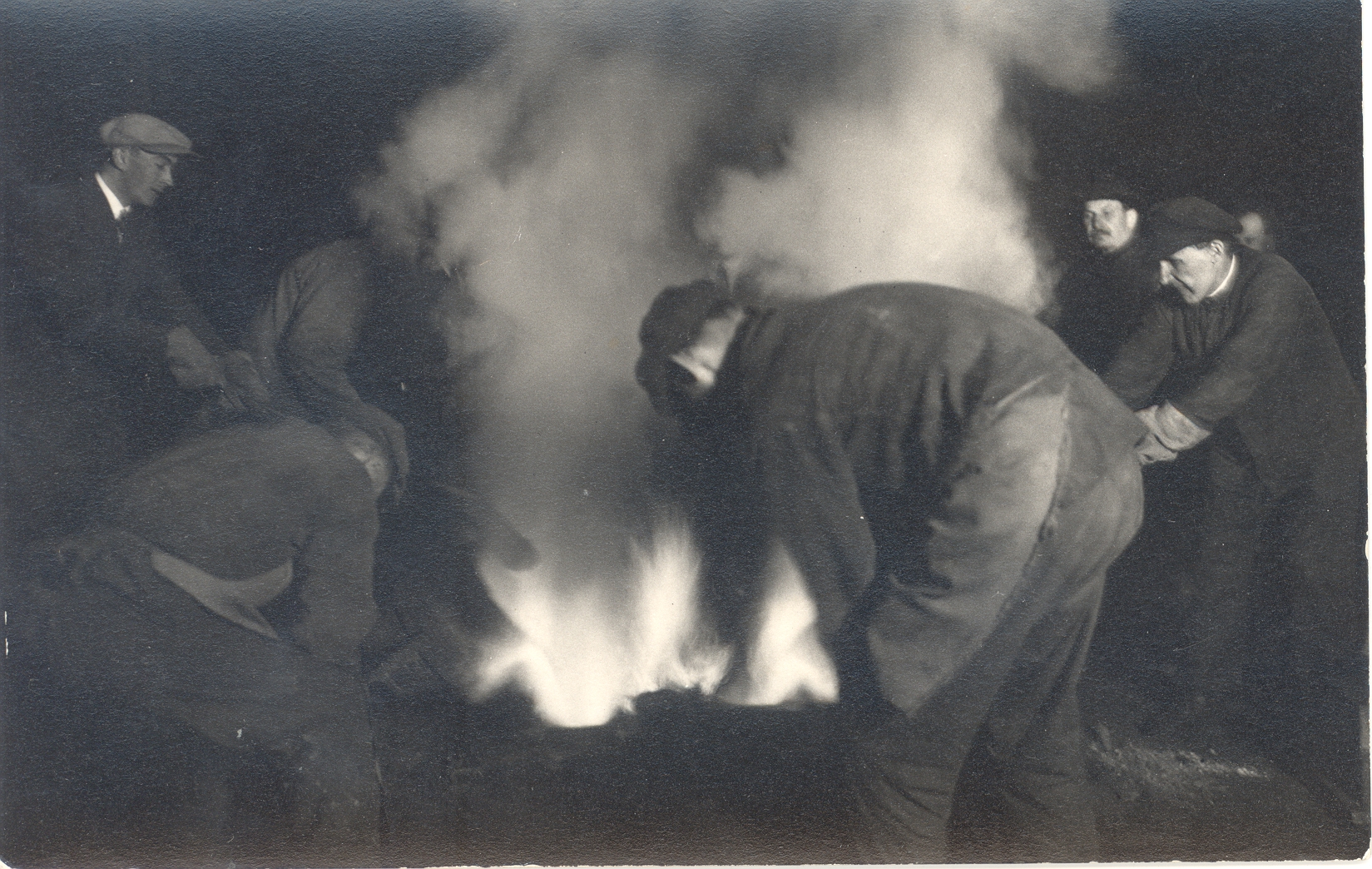 Bleaching of Faehlmann\, Dr. Pronksbüsti in Tartu at the "Teguri" factory in 1930 V