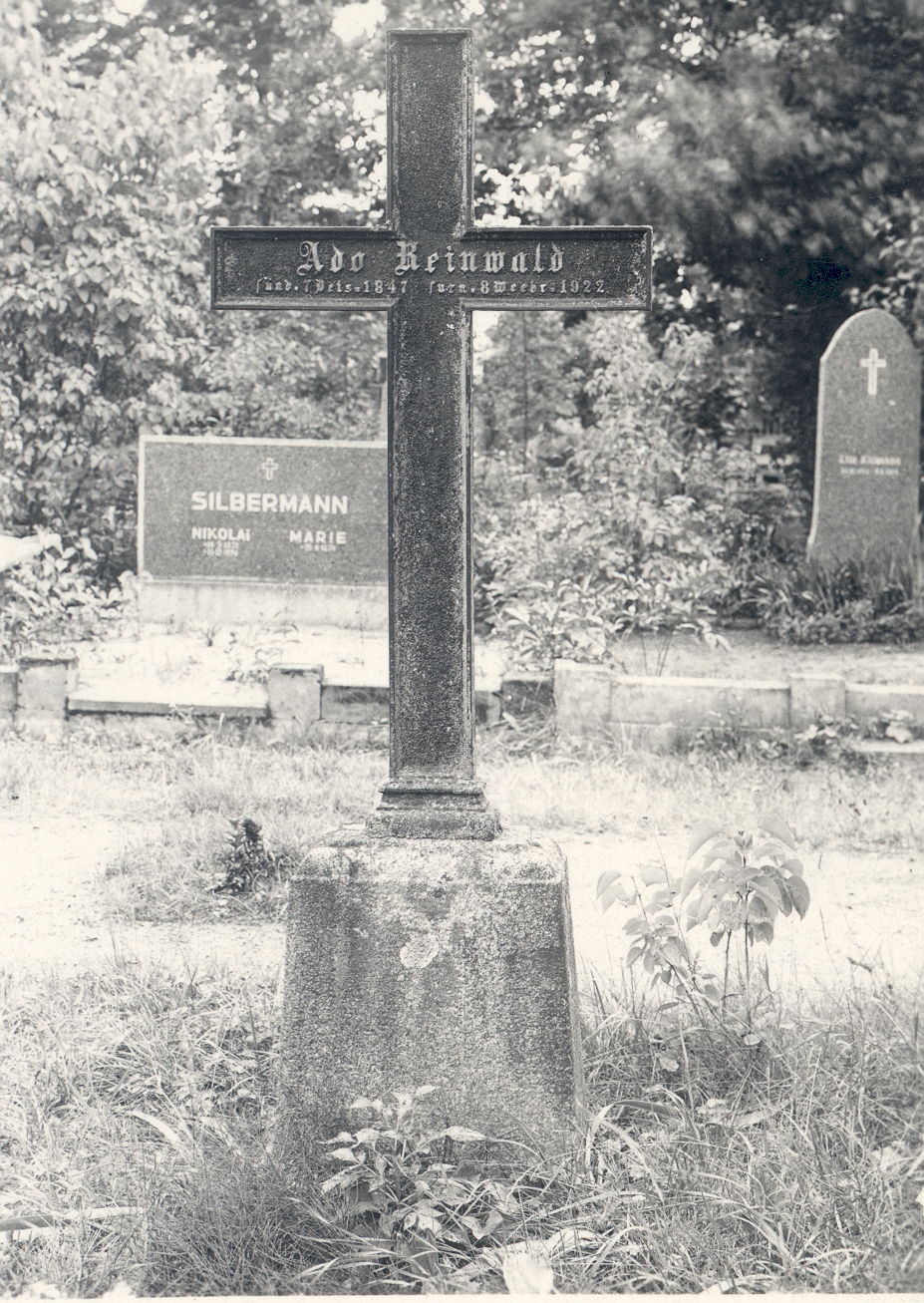 A. Reinvald's grave on the Tartu cemetery