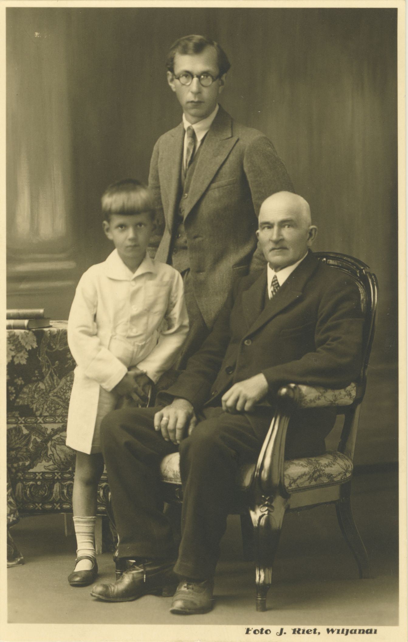 Mart Raud with his father and son