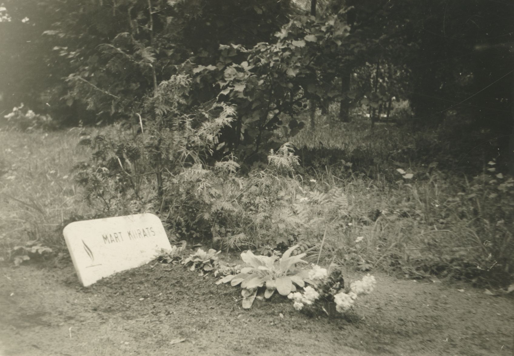 Mart Kiirats' grave on Vändra's cemetery