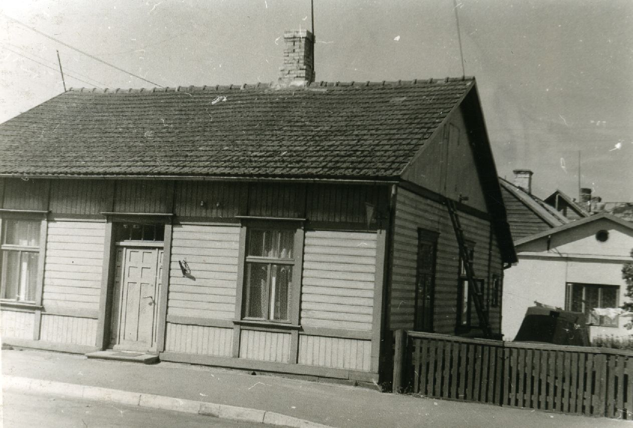 August Sanga residence in Pärnu, Garden 15