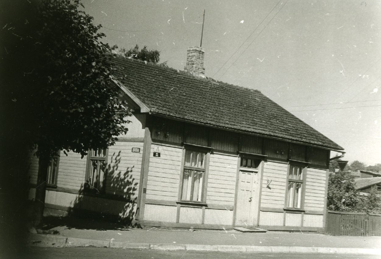 August Sanga residence in Pärnu, Garden 15