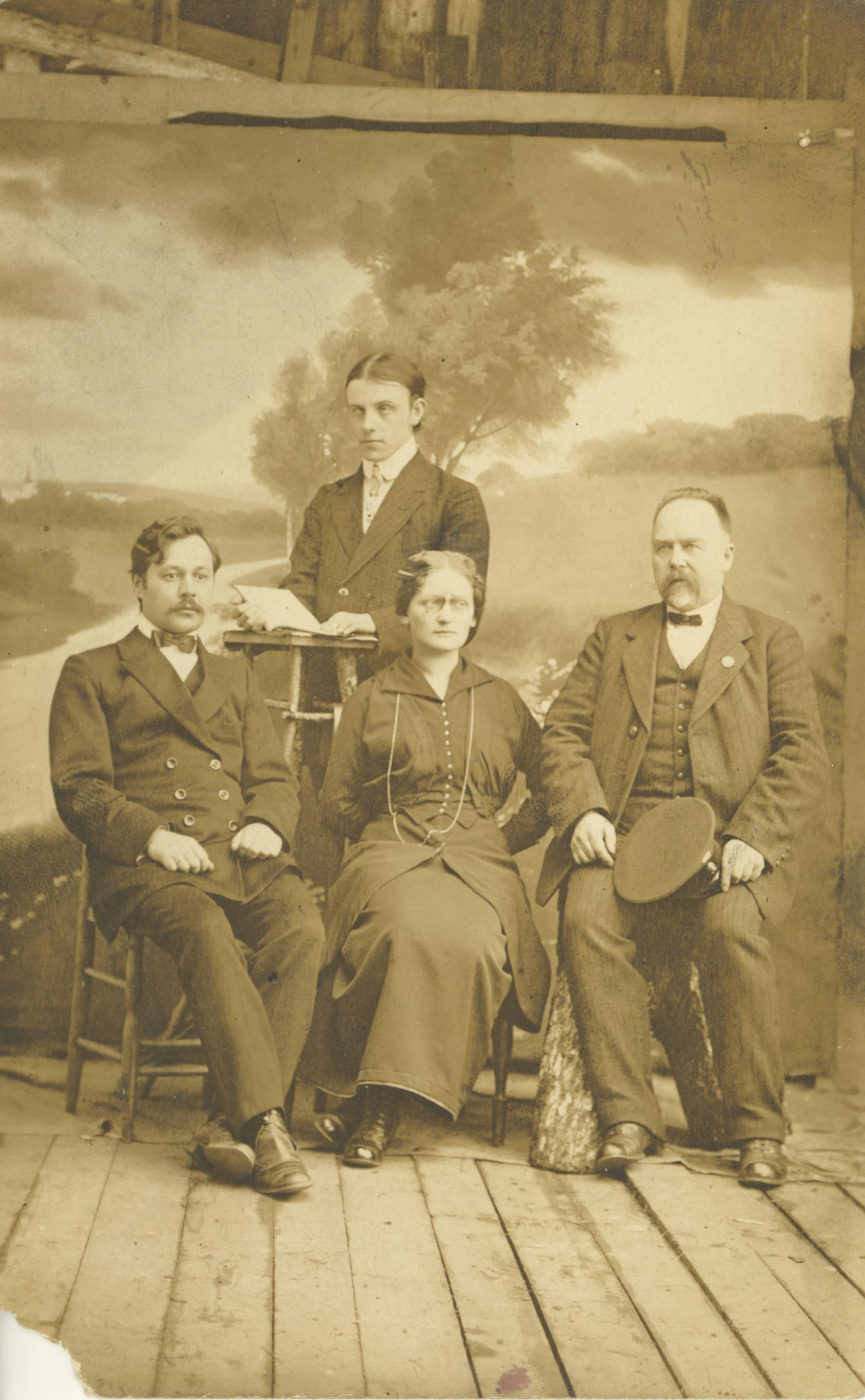 The head of the Russian primary school of the course Aleksei Kussov, teachers Hendrik Adamson, Maria Maurik and unknown