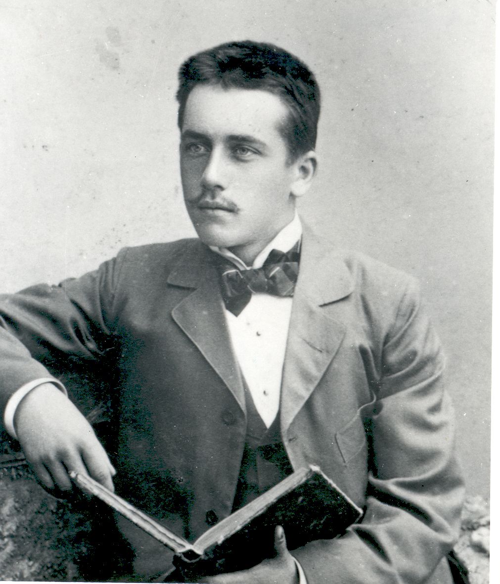 Gustav Suits 1904.