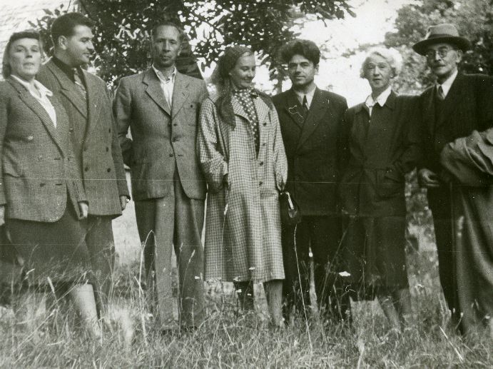 From the left: 1) Betti Alver, 3) Kuno High, 4) Elsa High, 5) Aadu Price, 6) Elo Tuglas, 7) Friedebert Tuglas Ahjal, 12. IX 1955
