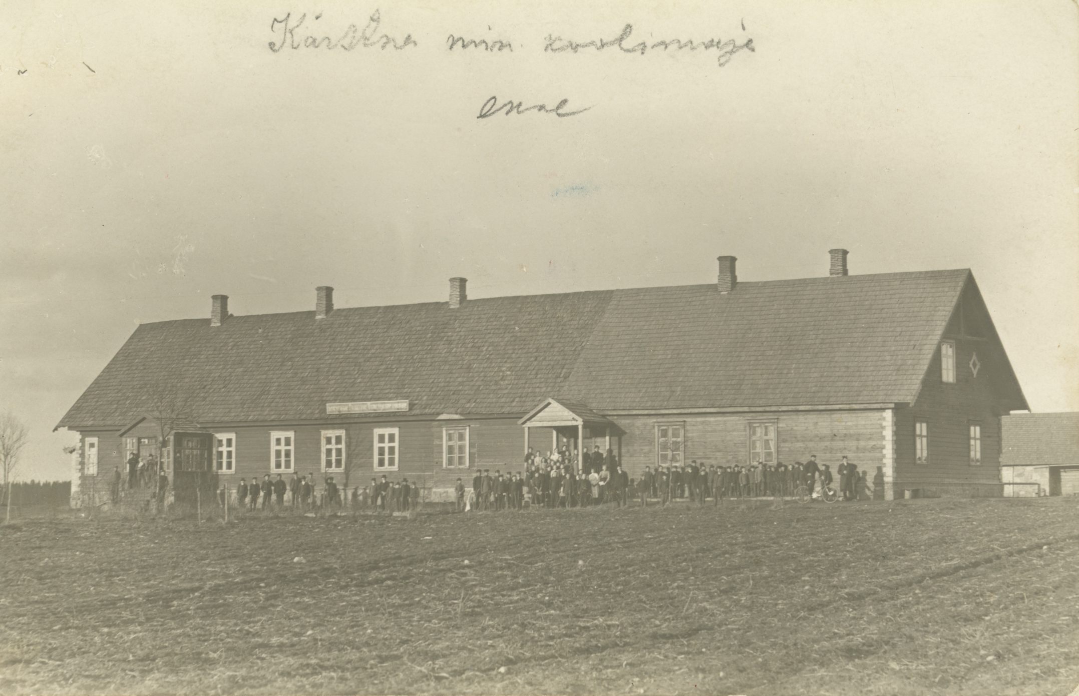Kärstna ministry school approx. 1907. A.