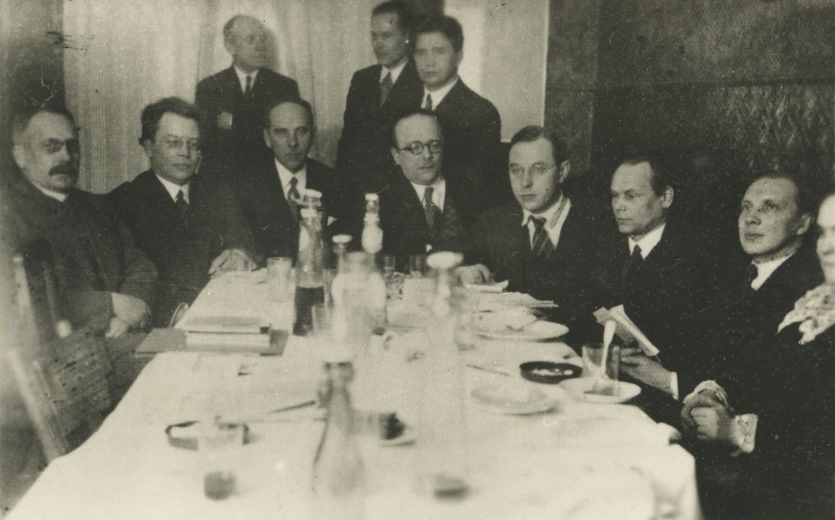 PEN Club meeting in the 1930s a.