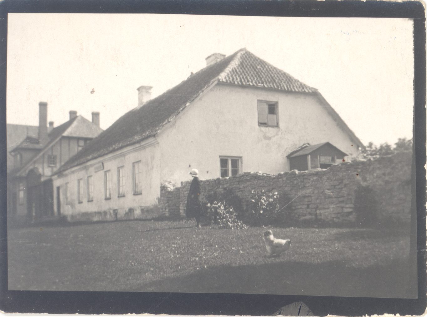 Lihula (the elementary) school house, where m. J. Eisen studied.