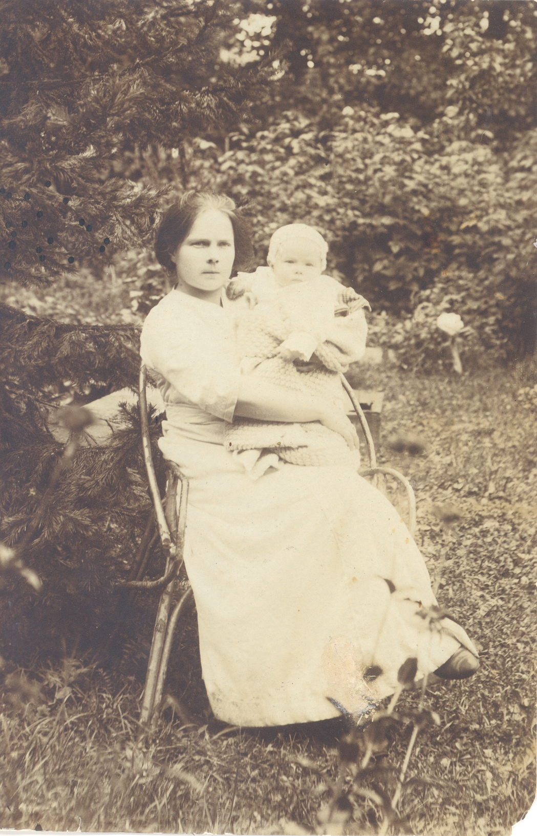 Ernst Enno's wife and daughter