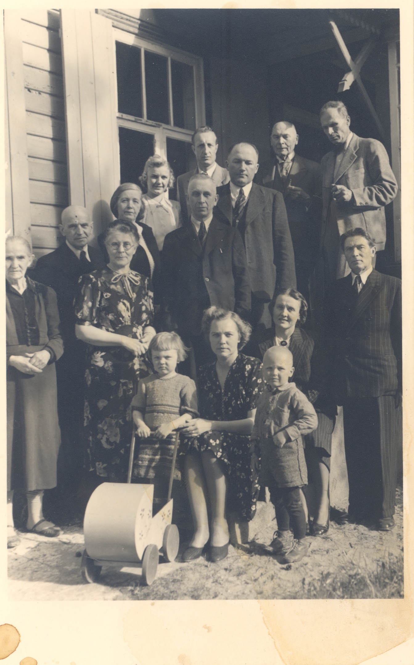 A. Adson, Marie Under, Johannes Aavik's wife, etc. 1. VI 1944