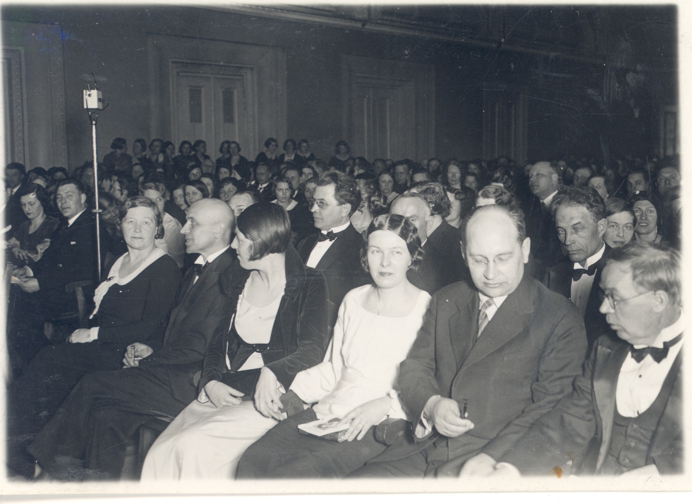 The 30th birthday acts of m. Under at the concert hall "Estonia" 30.03.1933. VAS. : m. Under, a. Adson, h. Hacker, d. Hacker, a. All, Ed. Hubel