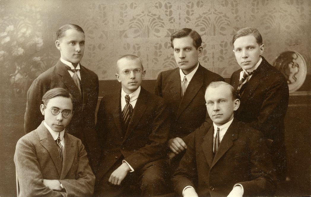 "Veljesto" graduates [1923 or 1924]