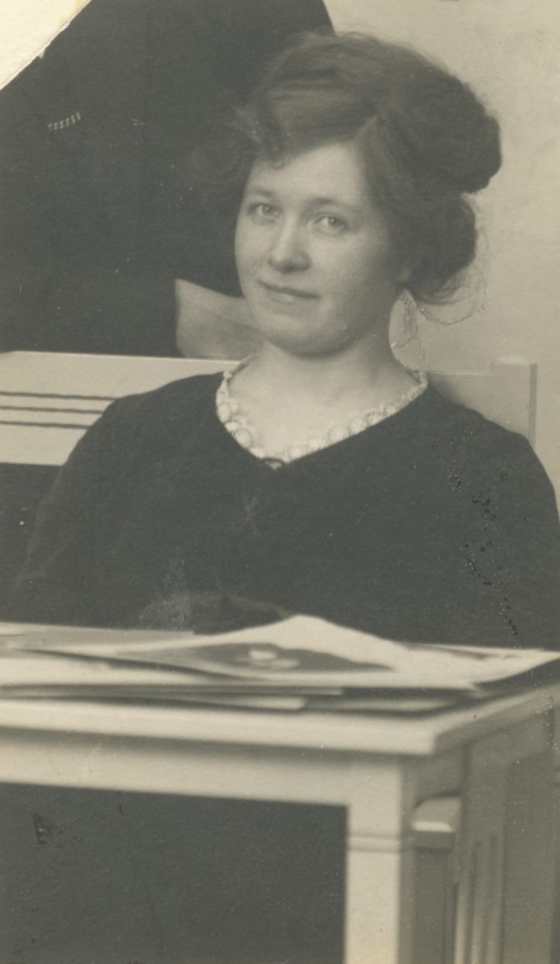 Marie Under u. 1911. a.