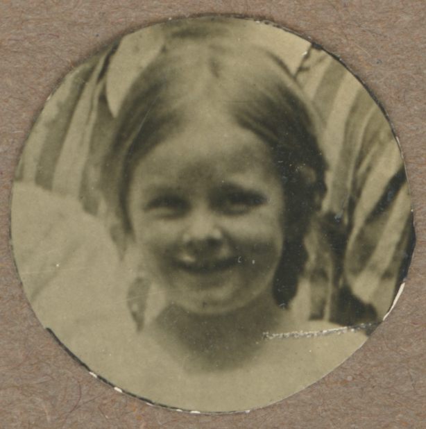 Dagmar Hacker as a child in the summer of 1906