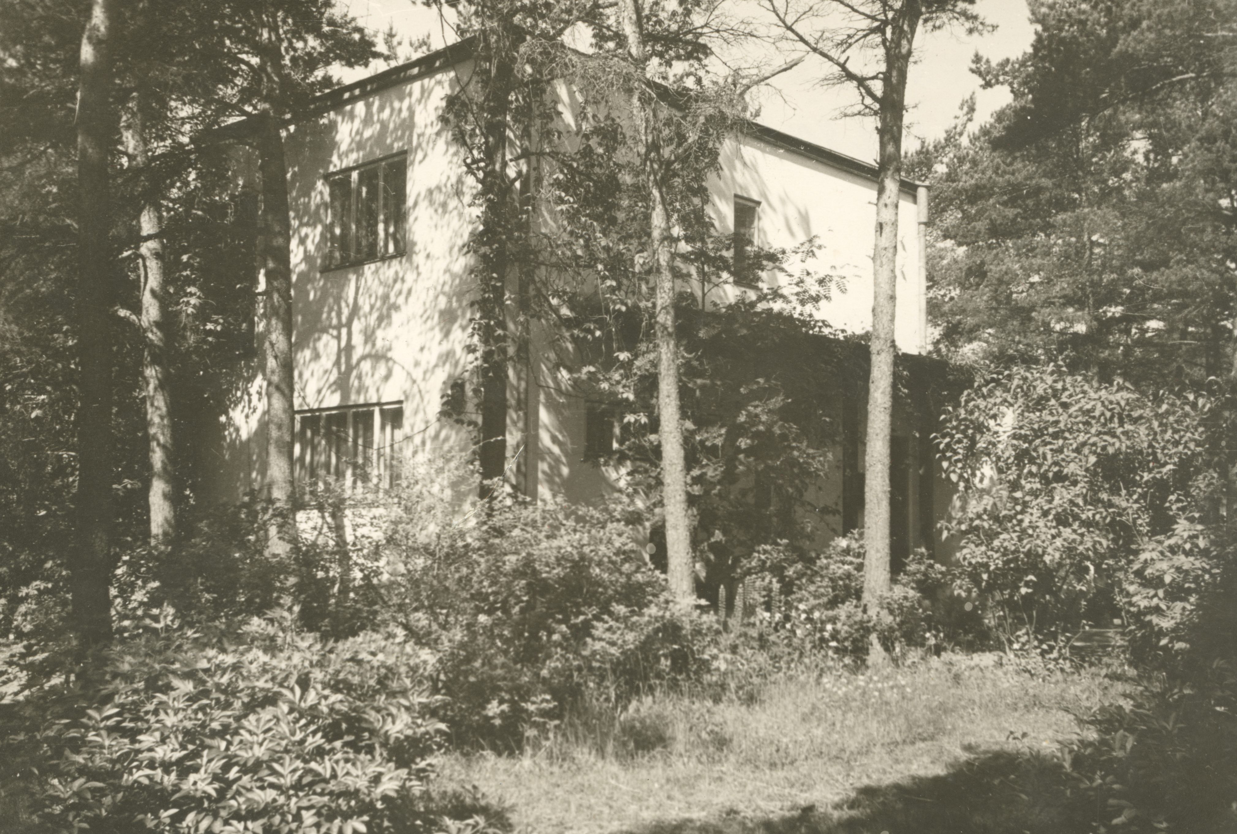 Marie Under and Artur Adson's home in Nõmmel, Freedom pst. 12 years 1933-1944