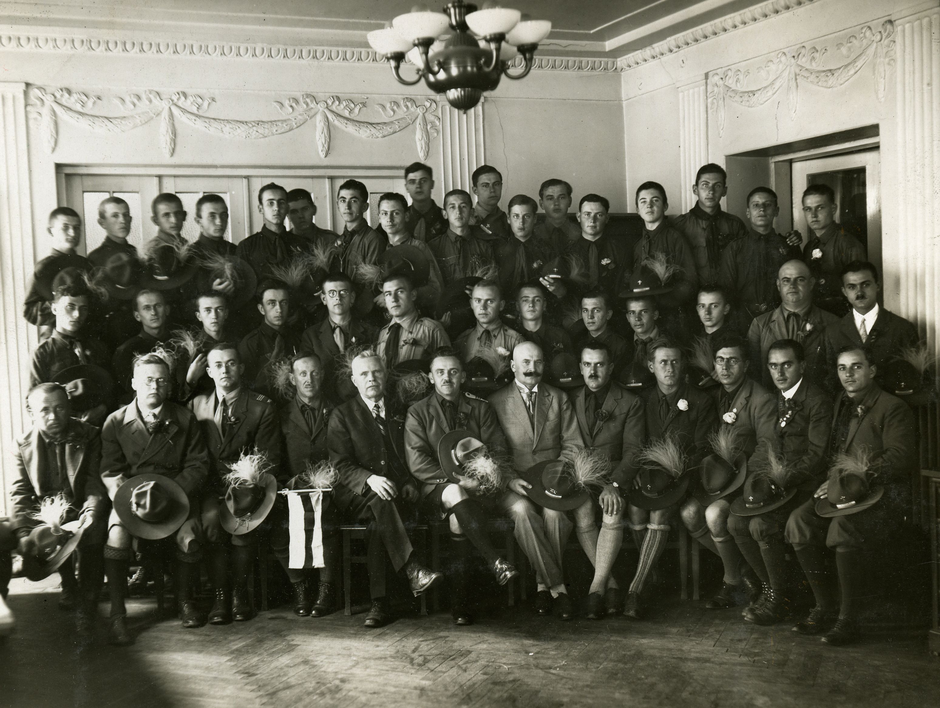 Hungarian scouts in the editorial hall of the "Päevaleht". On the front row from the left: 5th editor g. e. Luiga, 7th director Fr. Uibopuu ca 19258-28 a.