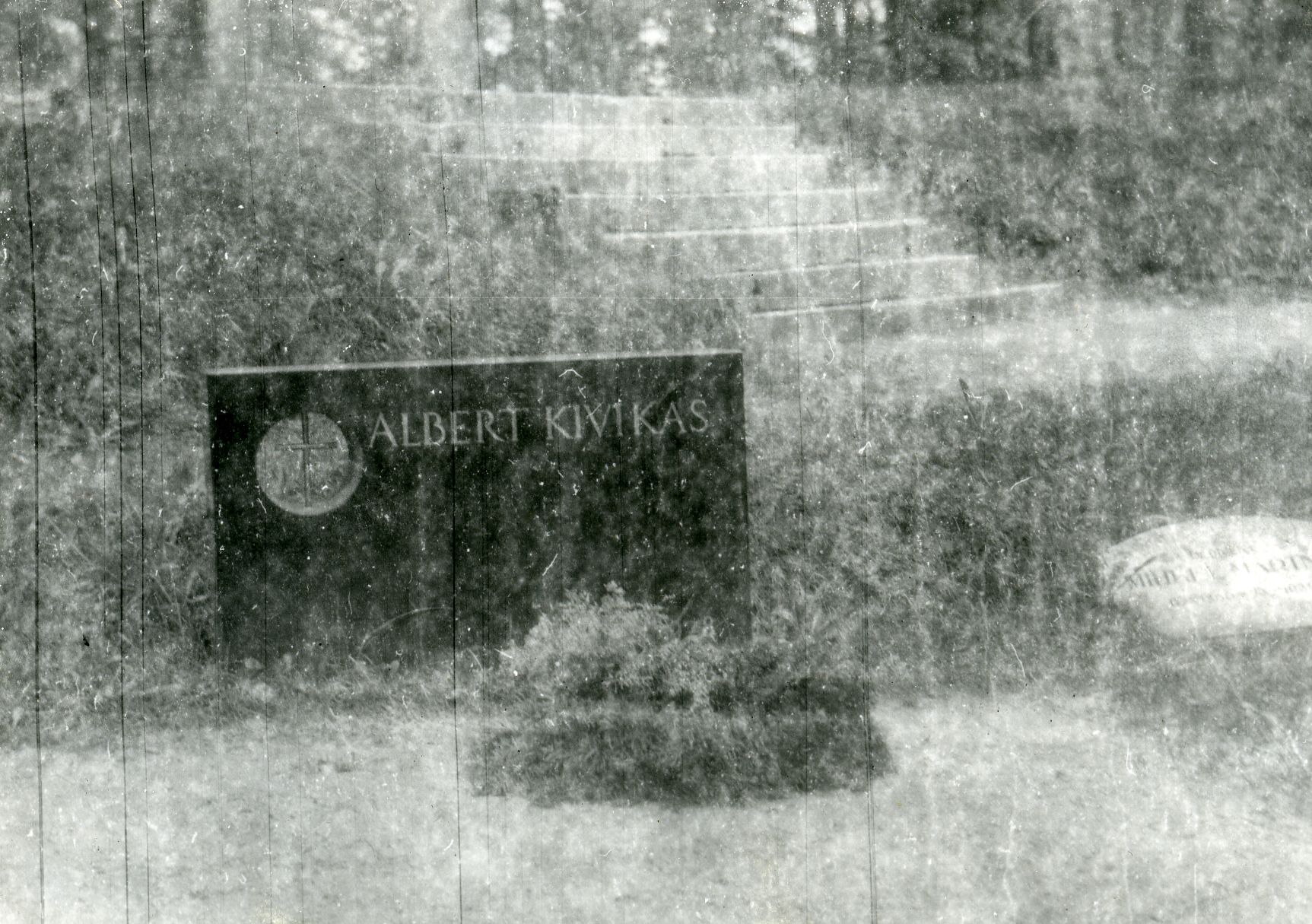 Kivikas, Albert's grave in Tallinn on the forest