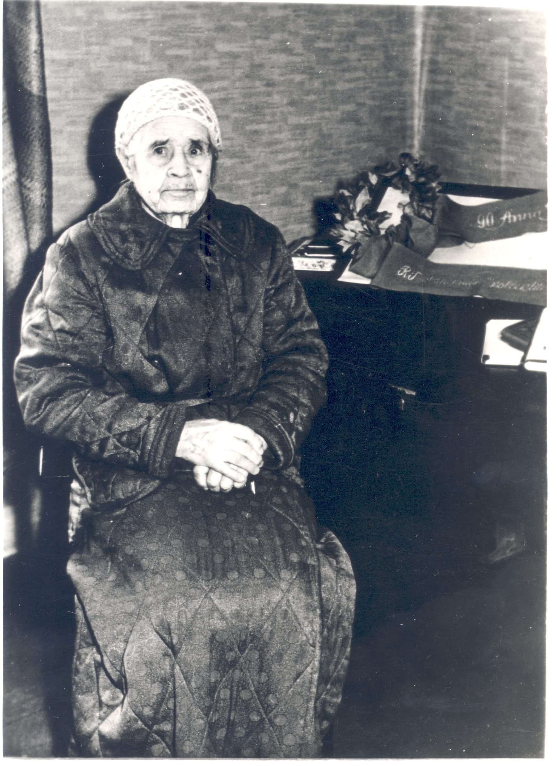 Wound, Give 90.a. On the birthday of October 15. 1954