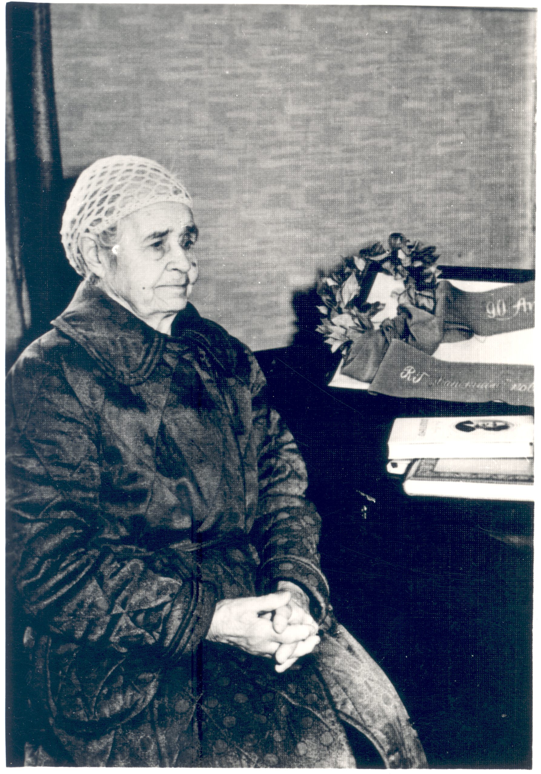 Wound, Give 90.a. On the birthday of October 15. 1954