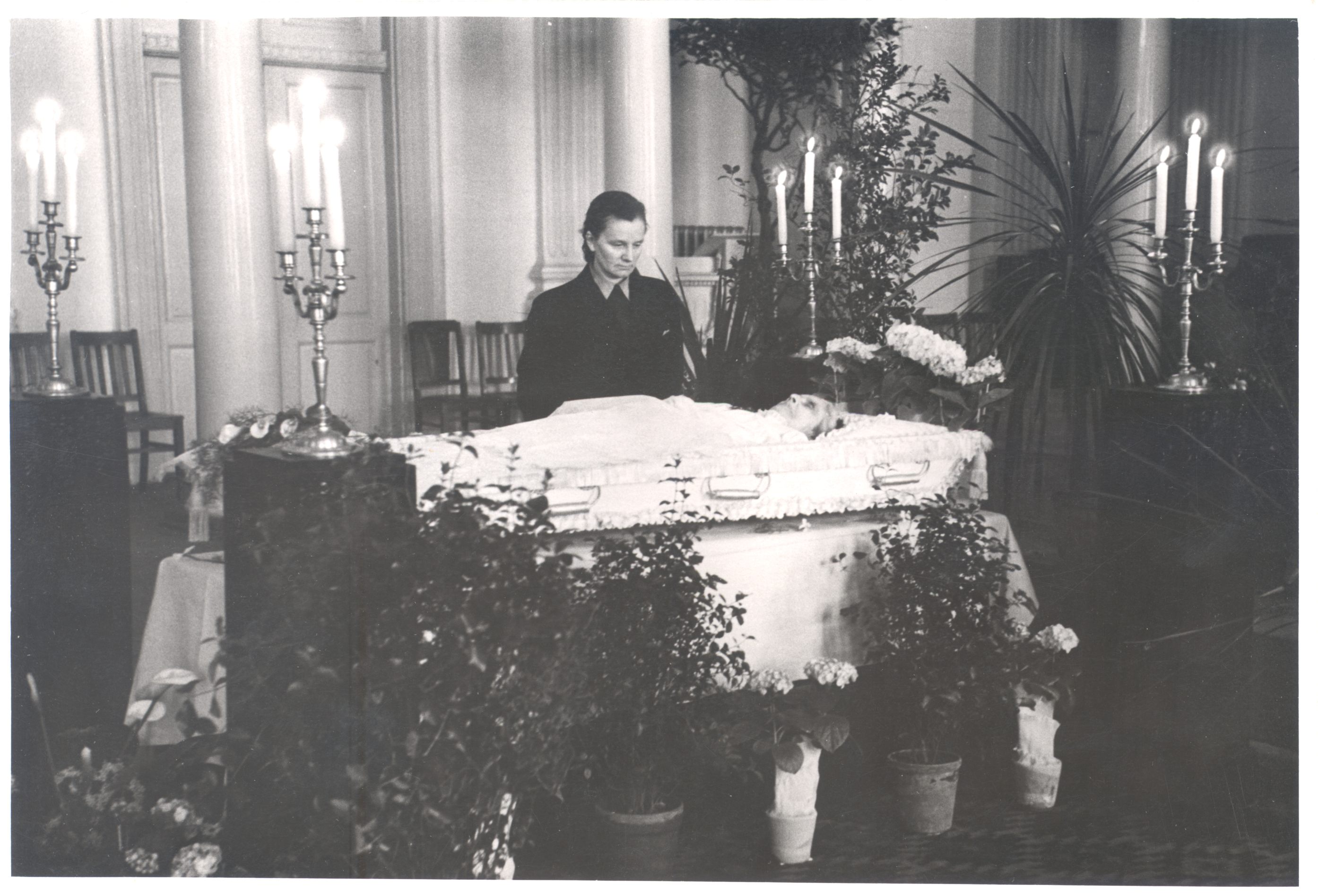 Meta Haldre Anna Haava tree shirt at the TRÜ autumn.16.03. 1957.a.