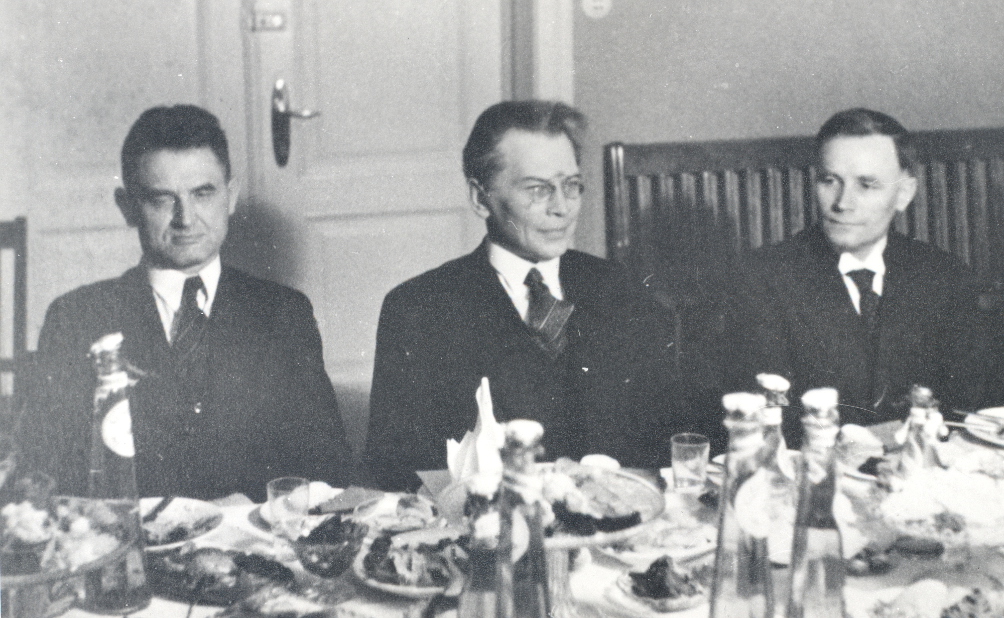 Christmas Eve of the Estonian Literature Society in 1936. Jaan Roos, Friedebert Tuglas, Eduard Schönberg